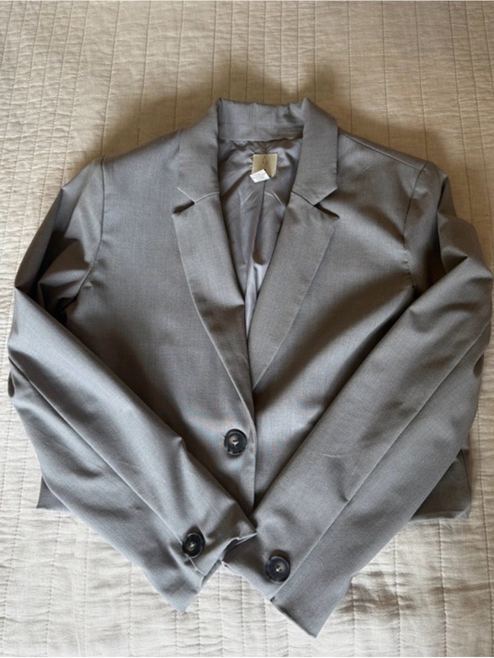 Classic Women's Gray Cropped Single-Button Blazer
